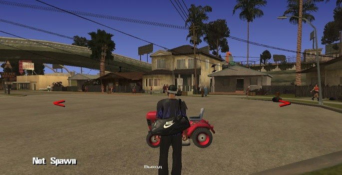 O personagem CJ se encontra de frente para um carro aparador de grama.