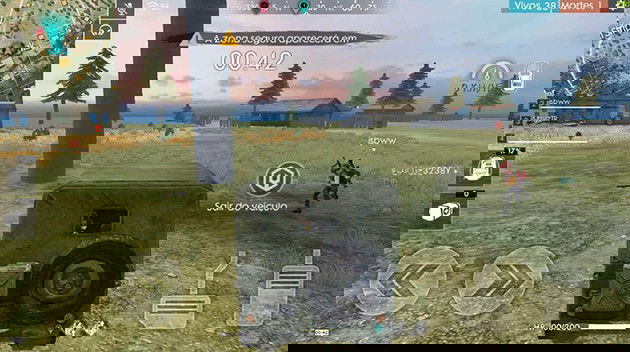 veiculo com dois jogadores Free Fire